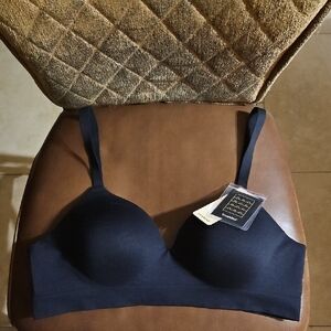 Truekind Supportive Comfort Wireless Shaping Bra Seamless Lined Padded Black NWT